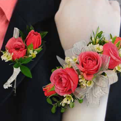 Coral Wristlet & Boutonniere | Floral Express Little Rock